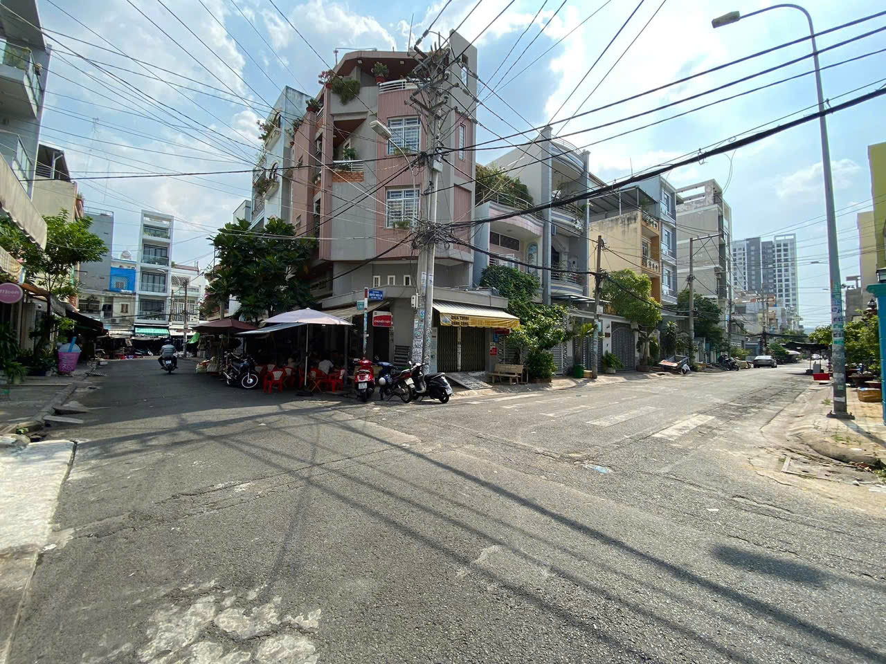 Bán nhà 3 tầng , MẶT TIỀN LÊ THẬN 4x20, giá chỉ nhỉnh 9 tỷ , siêu hiếm