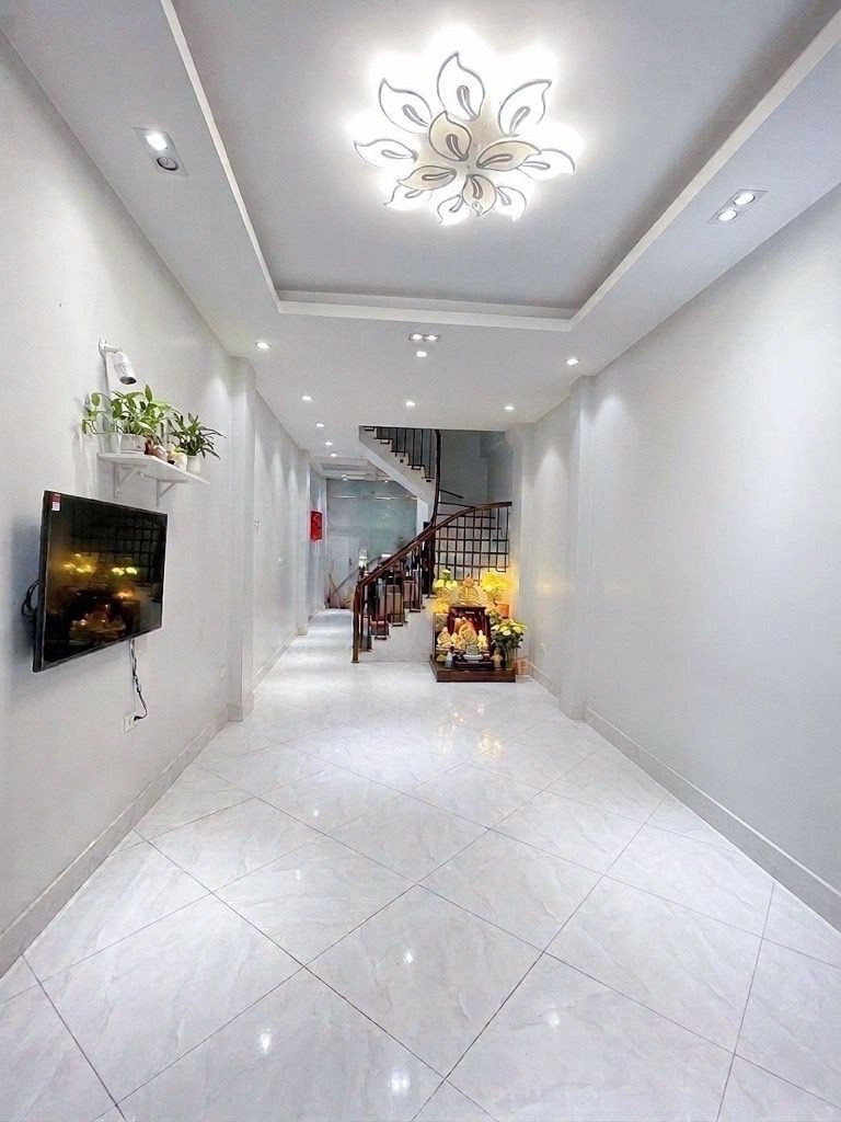 11 tỷ – Nhà mới Lê Thanh Nghị 45m² x 5 tầng thang máy, 15m ra mặt phố – trước nhà rộng rãi - cạnh khu ĐH Bách Kinh Xây