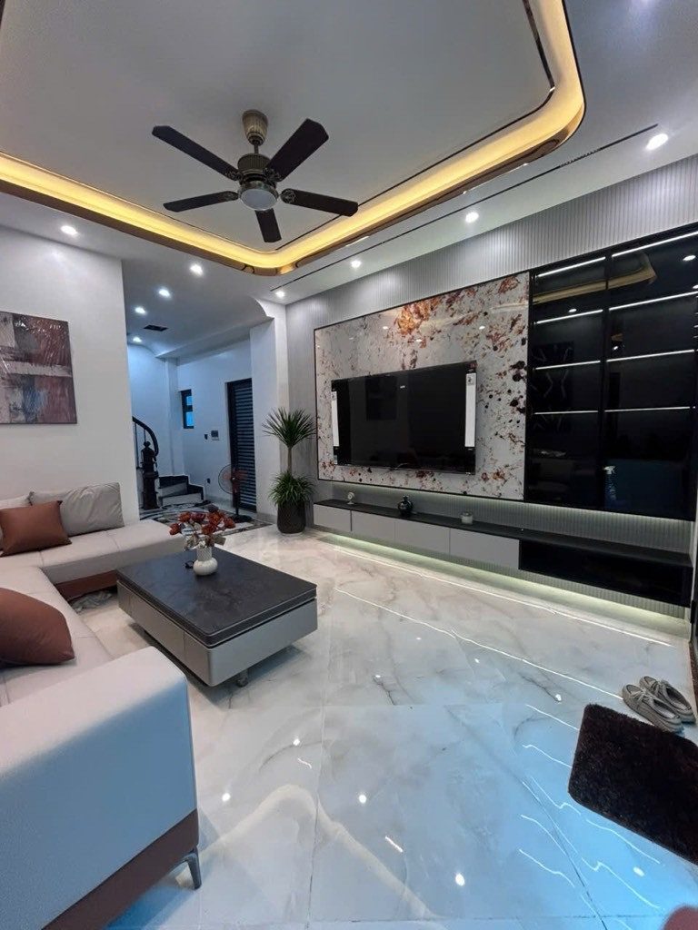 8.2 tỷ – Nhà Lê Thanh Nghị 36m² x 6 tầng thang máy, xây mới, gần mặt phố