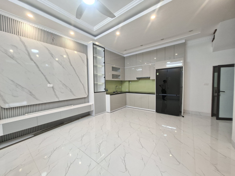 Bán nhà 31m² ngang 4.5m giá 9 tỷ Phường Bạch Mai