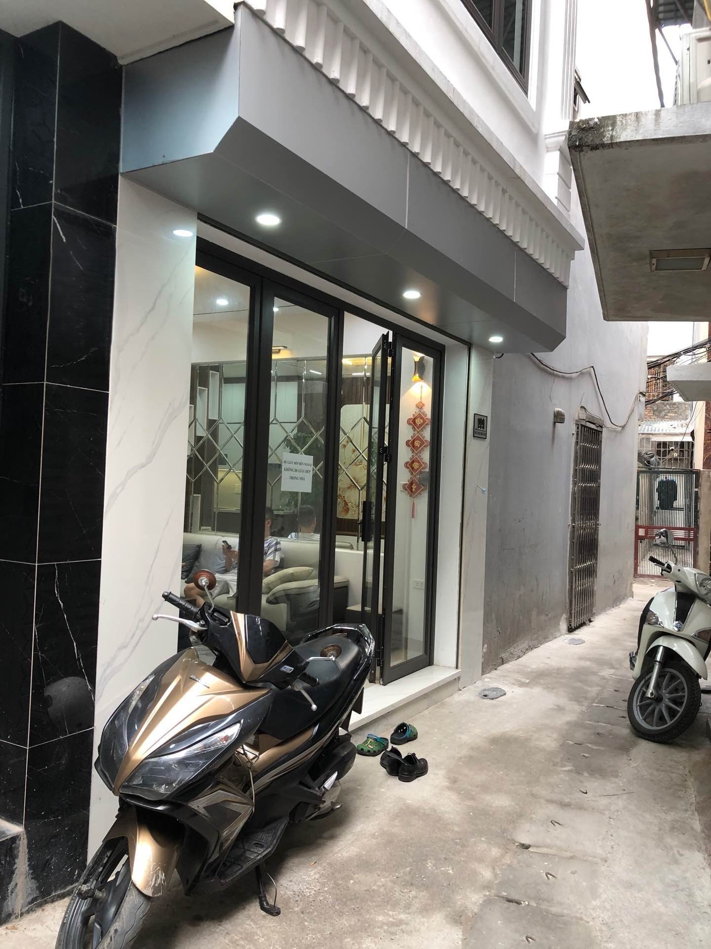 Bán nhà Lê Thanh Nghị 35m 5 tầng, full nội thất đẹp, MT 4,1m, giá 9 tỷ
