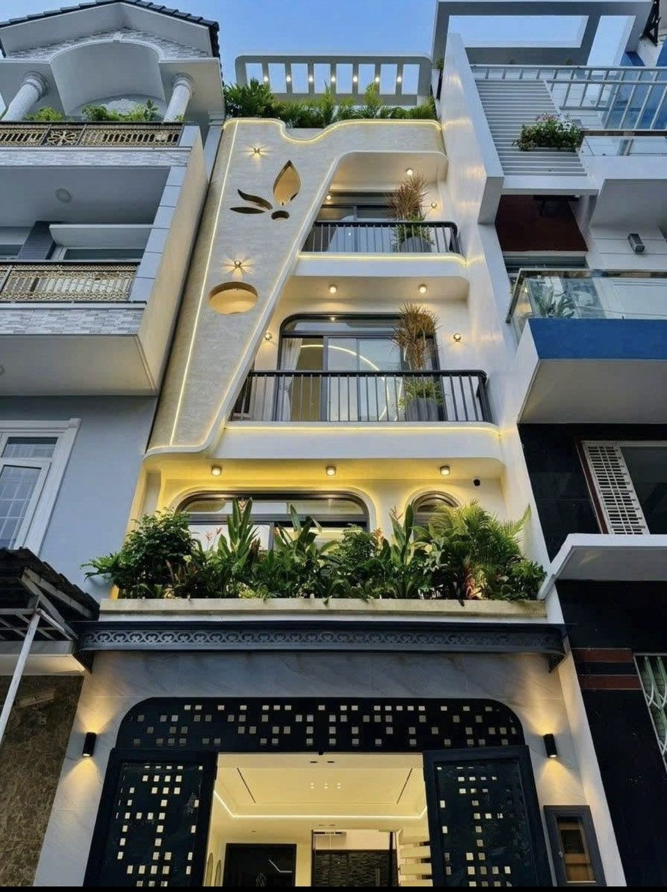 Bán nhà giá siêu hời 4,5 tỷ/82m2 tại Lê Thị Hồng,Gò Vấp.SHR,sang tên công chứng ngay,có NH cho vay