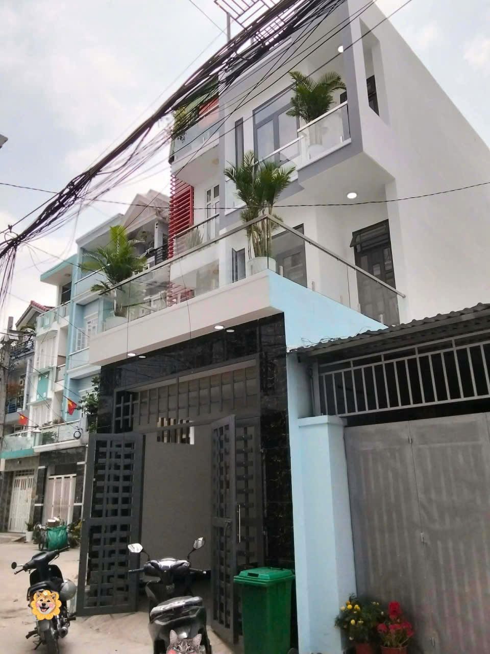 🔥 Bán gấp nhà đẹp ngay đường Lê Thị Hồng giá chỉ 3 tỷ 940 ở Q.Gò Vấp, 90m². SHR hẻm xe hơi thông 🔥