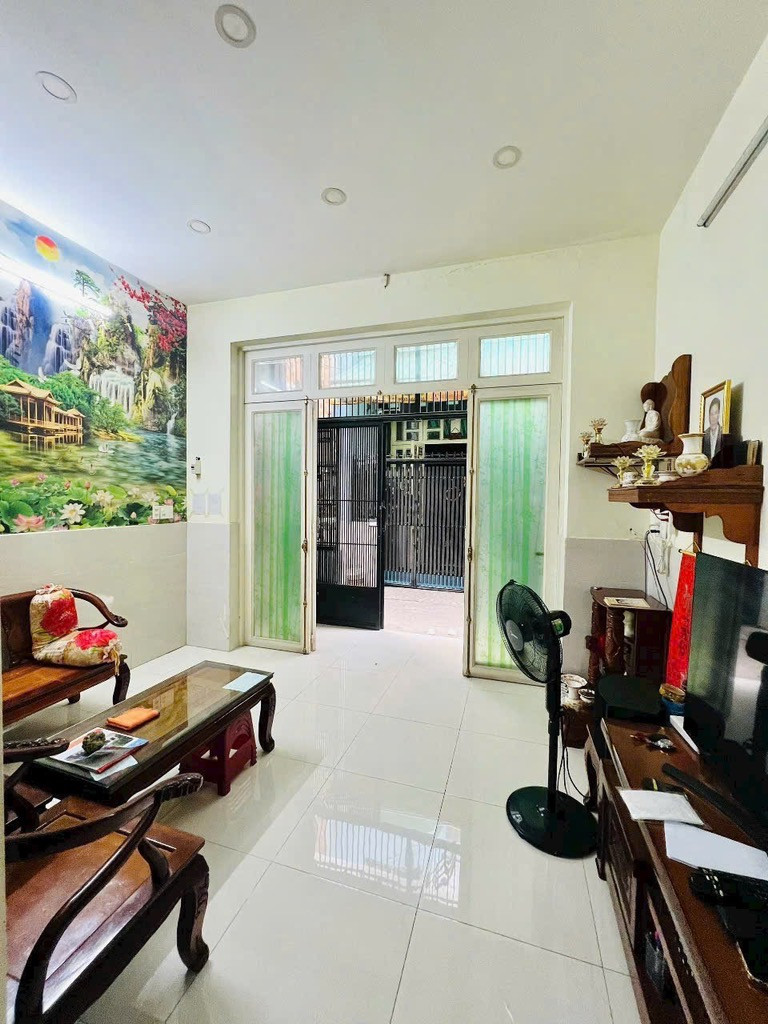 Bán nhà HXH Lê Thiệt, Hòa Thạnh, trung tâm Tân Phú, 36m² - 4.2x9 - 2 tầng, chỉ hơn 4 tỷ