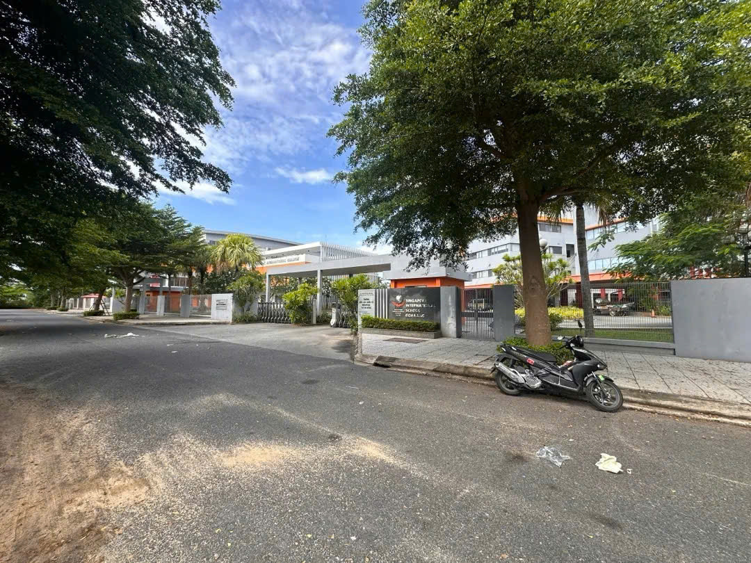 BÁN DÃY TRỌ 18 PHÒNG -MT ĐƯỜNG BÀ BANG NHÃN-GẦN LÊ VĂN HIẾN – 242M² -CÁCH BIỂN SƠN THỦY 3 PHÚT