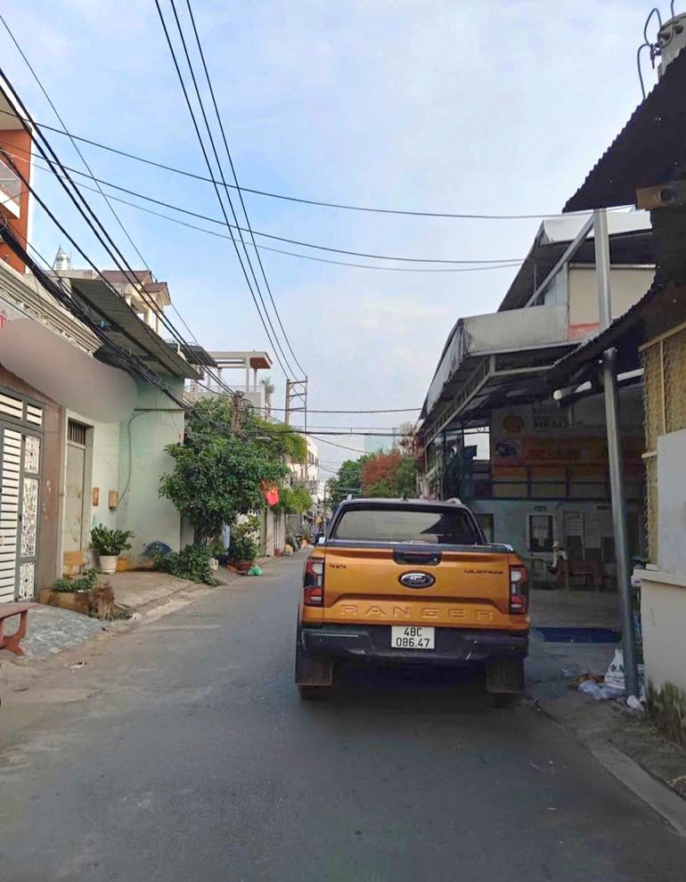 BÁN NHÀ CẠNH LÊ VĂN QUỚI - NGÃ TƯ 4 XÃ - HẺM XE HƠI - ( 4X14M )