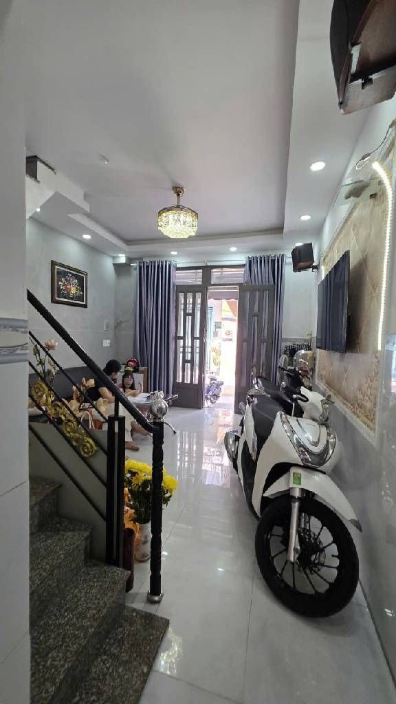 Nhà cao tầng Lê Văn Quới - Hẻm 6m thông - 4 tầng kiên cố - Ngay trung tâm Bình Tân