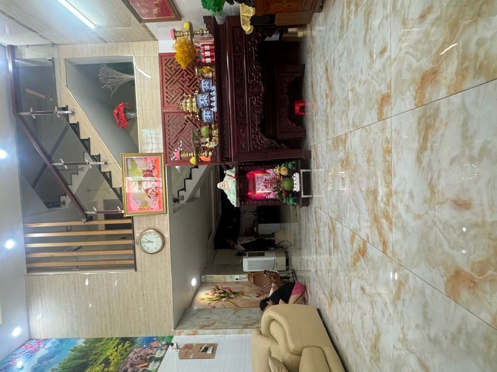 HẺM 373 LÝ THƯỜNG KIỆT - XÂY 5 TẦNG - NGANG 5,2M BỀ THẾ - CHỦ Ở GIỮ GÌN NHÀ CÒN MỚI ĐẸP - XE HƠI TRÁNH - YÊN TĨNH - AN NINH - CHỈ 16 TỶ