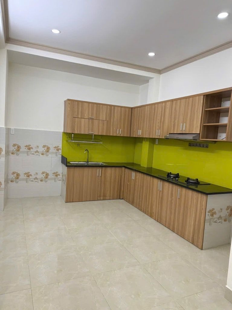 Bán nhà 2 tầng vị trí đẹp, hẻm rộng cuối Phú Nhuận giáp Tân Bình, SD 80m2