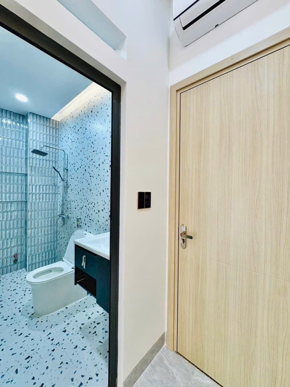Cuối năm hạ giá 200tr bán nhà 4 Tỷ 300 đường Lê Văn Sỹ P10 Phú Nhuận , sổ hồng riêng