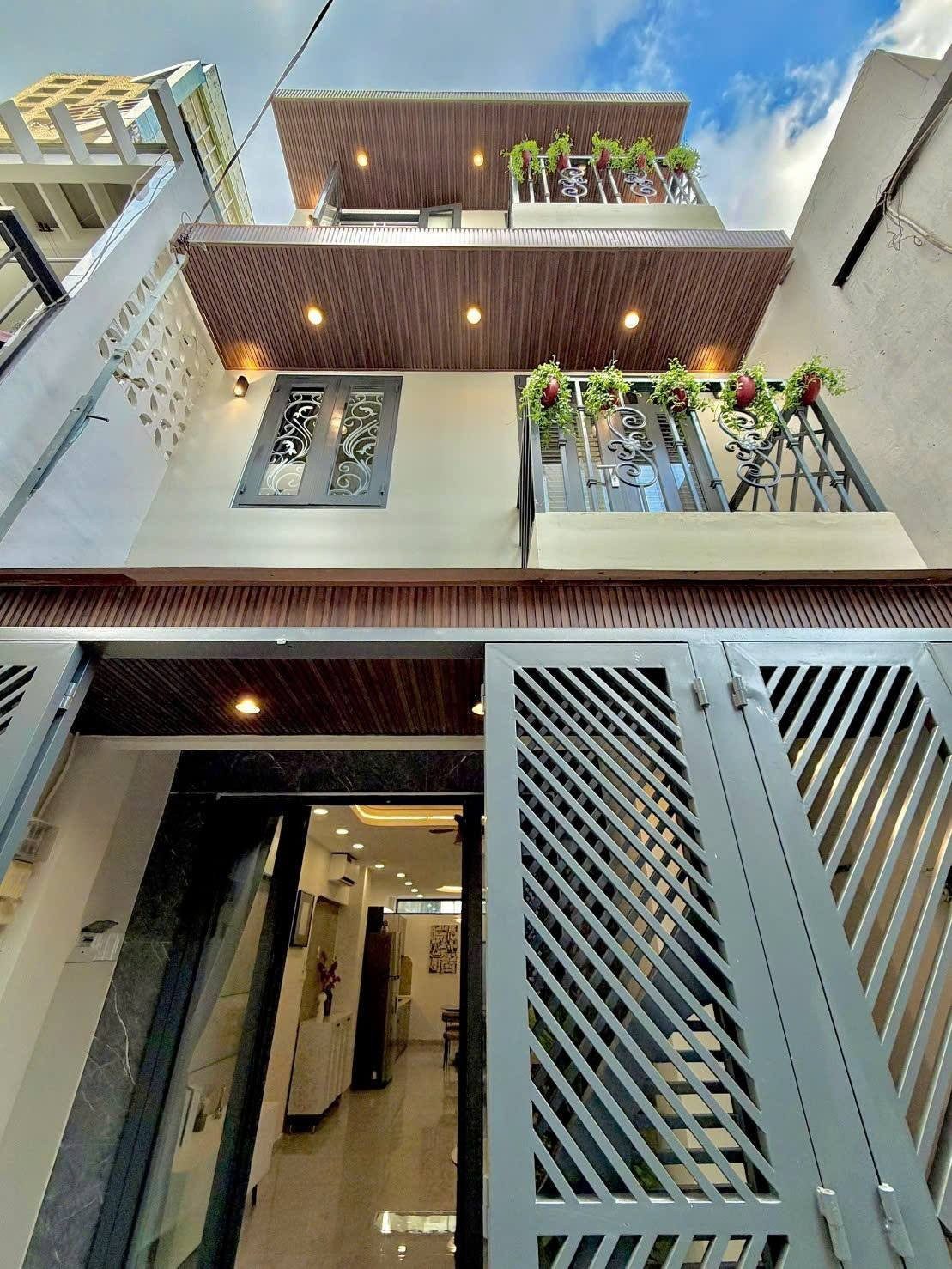Cơ hội hiếm nhà rẻ nhất thị trường ngay Nguyễn Trọng Tuyển, Q. Phú Nhuận 5tỷ17 65m2. SHR hẻm xe hơi