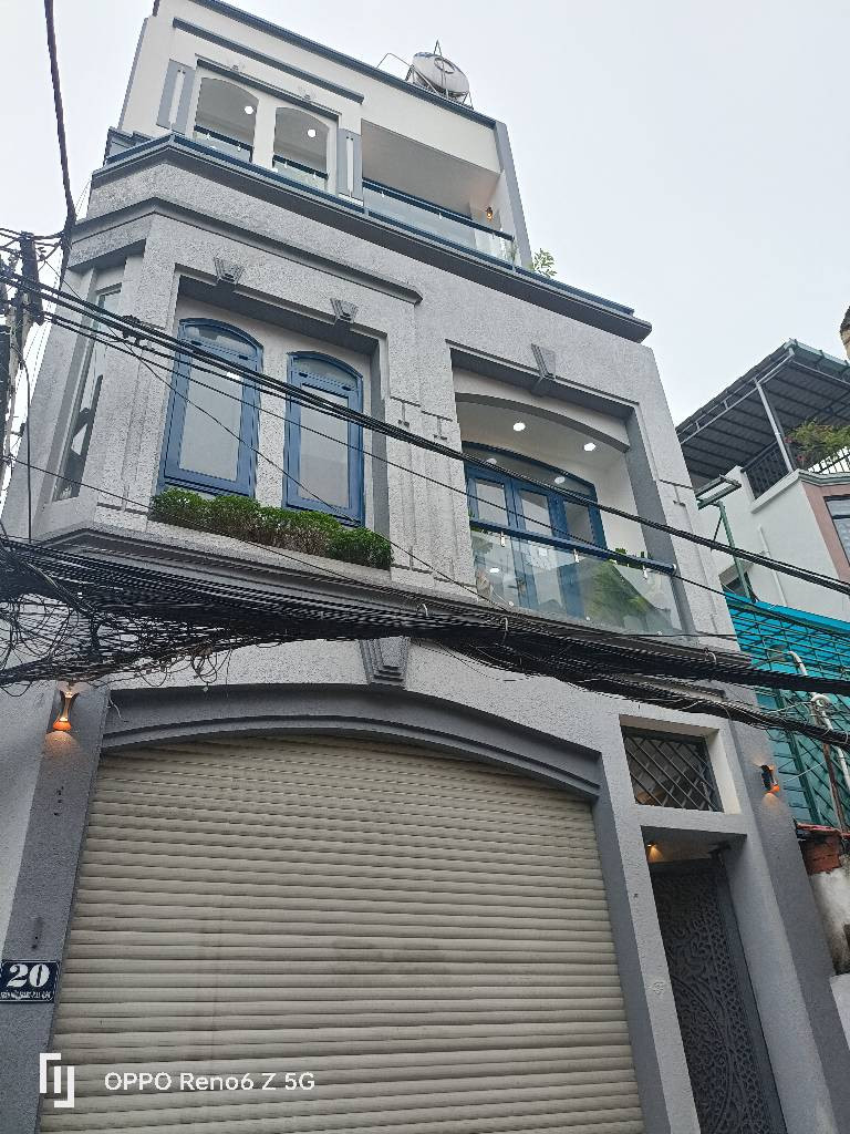 Gấp bán nhà mặt tiền phú nhuận, có hồ bơi, sổ hồng riêng 4 tầng