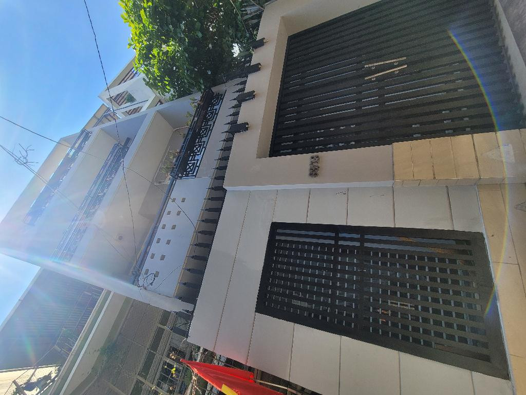 Bán nhà 4 tầng, phú nhuận, sổ hồng riêng, giáp các quận trung tâm, sân bay