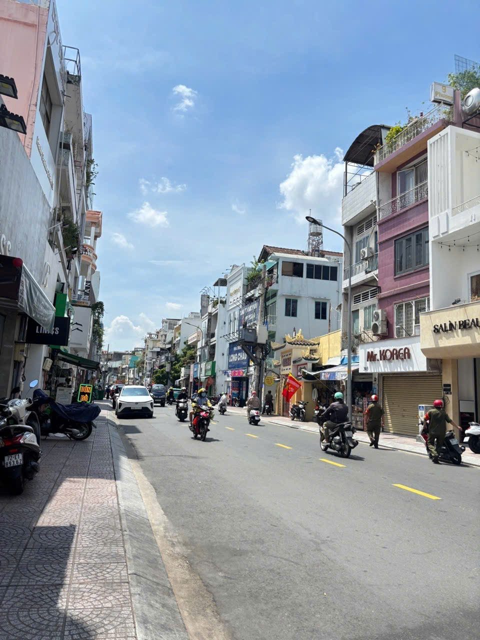 NHÀ HUỲNH VĂN BÁNH PHÚ NHUẬN, 7,X TỶ
