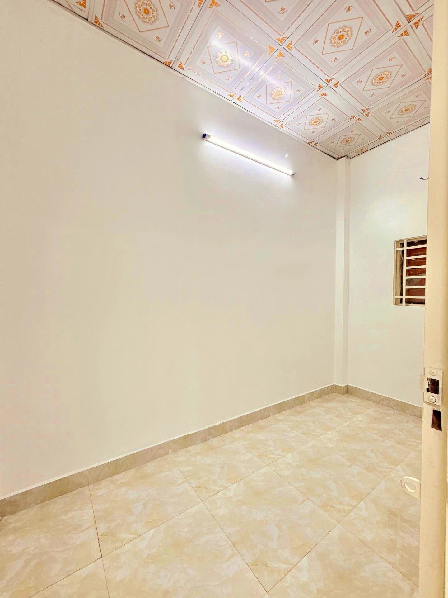 Nhà đẹp Bình Tân,4x12m,hẻm xe tải thông,gần chợ, trường học,4tỉ250.