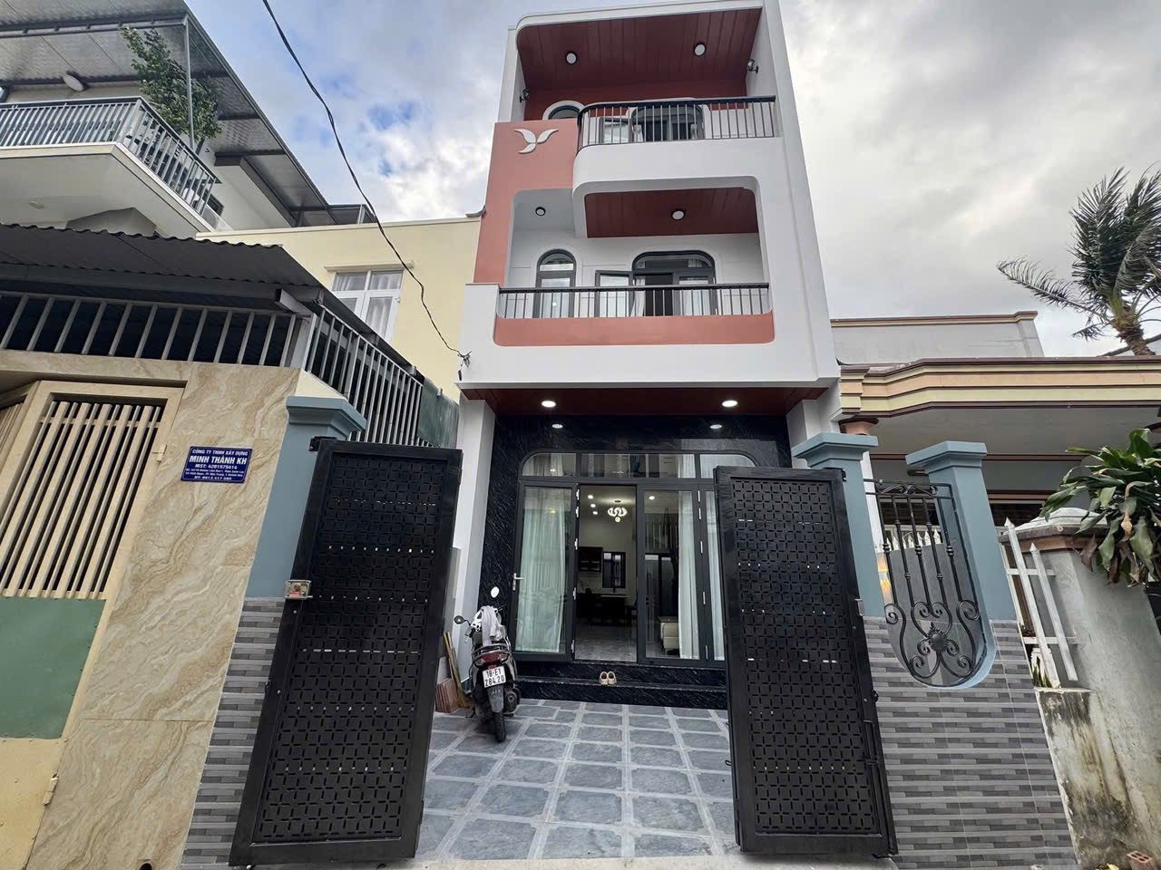 BÁN NHÀ 3 TẦNG HẺM ÔTÔ 🚗 ĐƯỜNG LIÊN HOA - TÂY NHA TRANG (VĨNH NGỌC)

- Diện tích 73.4m2 (60m2 ONT)