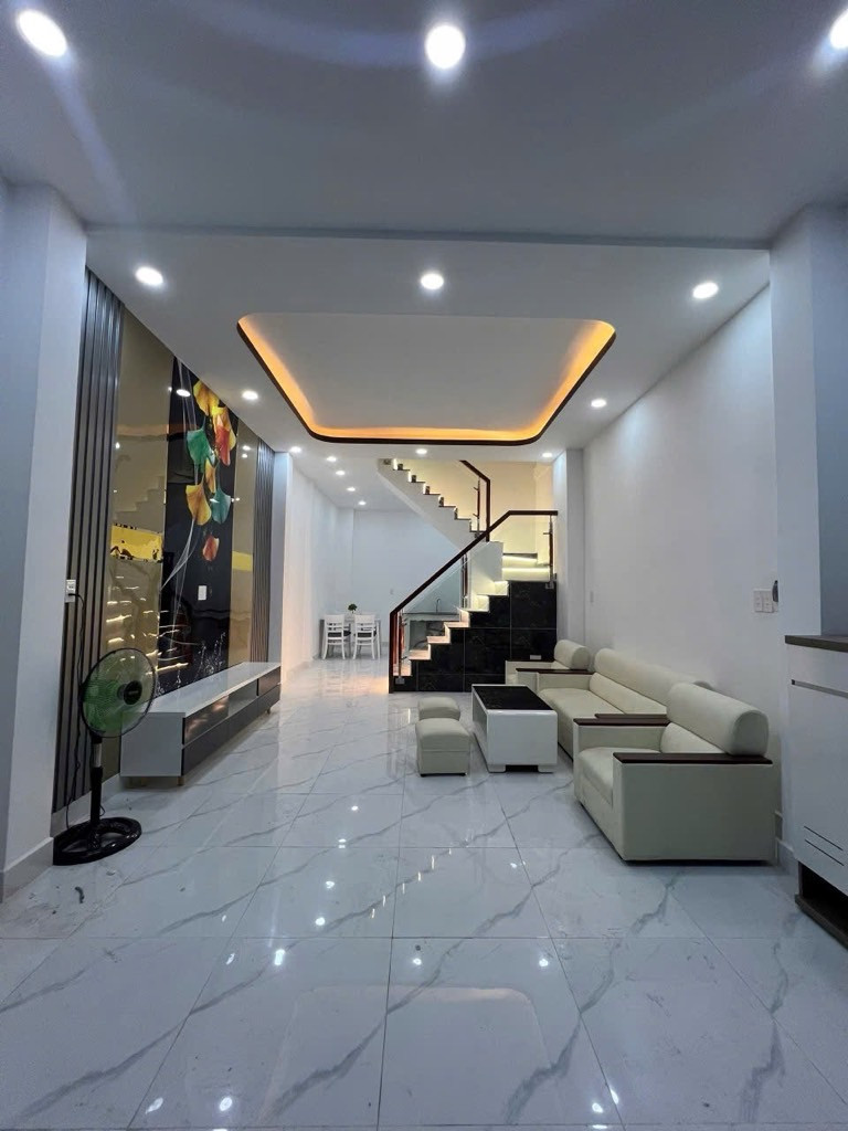Nhà mới đẹp ở ngay khu VIP Lê Văn Quới - Hẻm xe hơi sát mặt tiền - Sổ nở hậu tài lộc