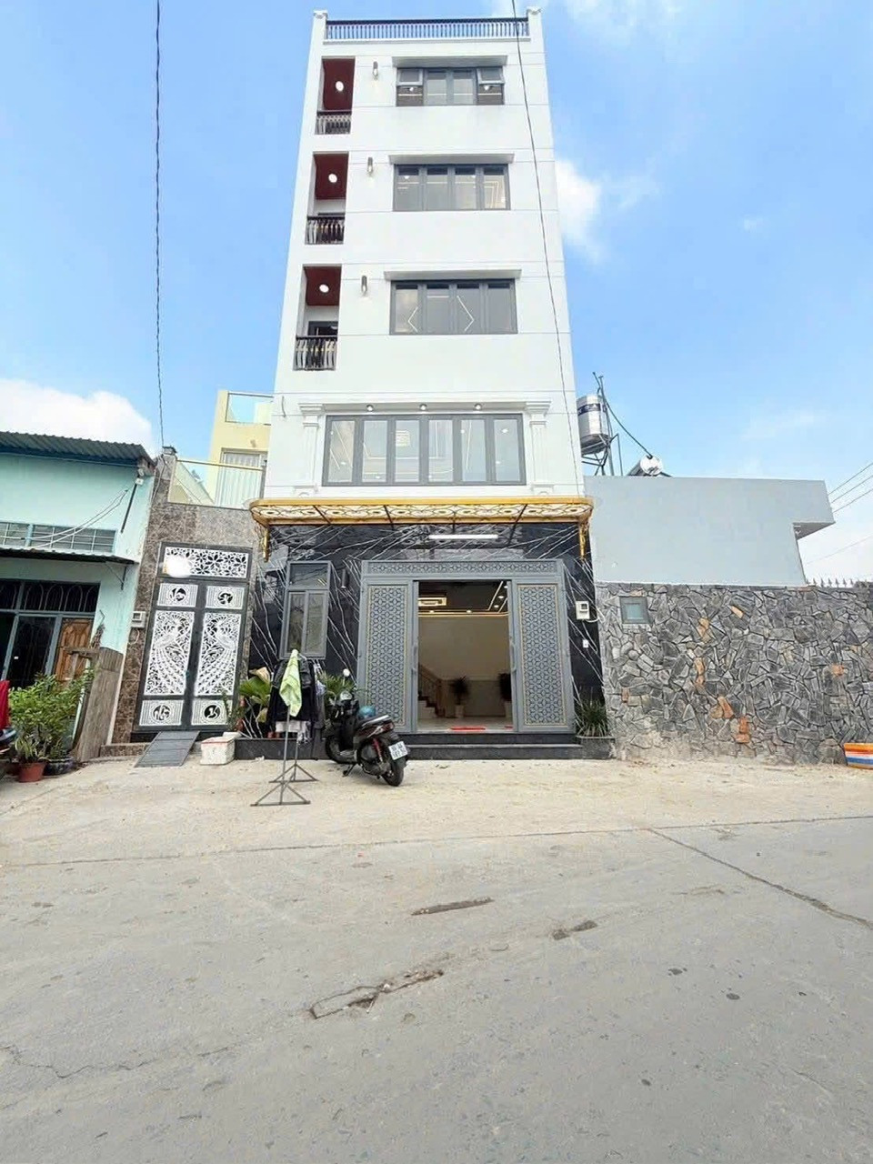 Chính chủ cần cho thuê căn nhà phố, đầy đủ nội thất cao cấp. Vị trí đắc địa trung tâm quận Bình Tân