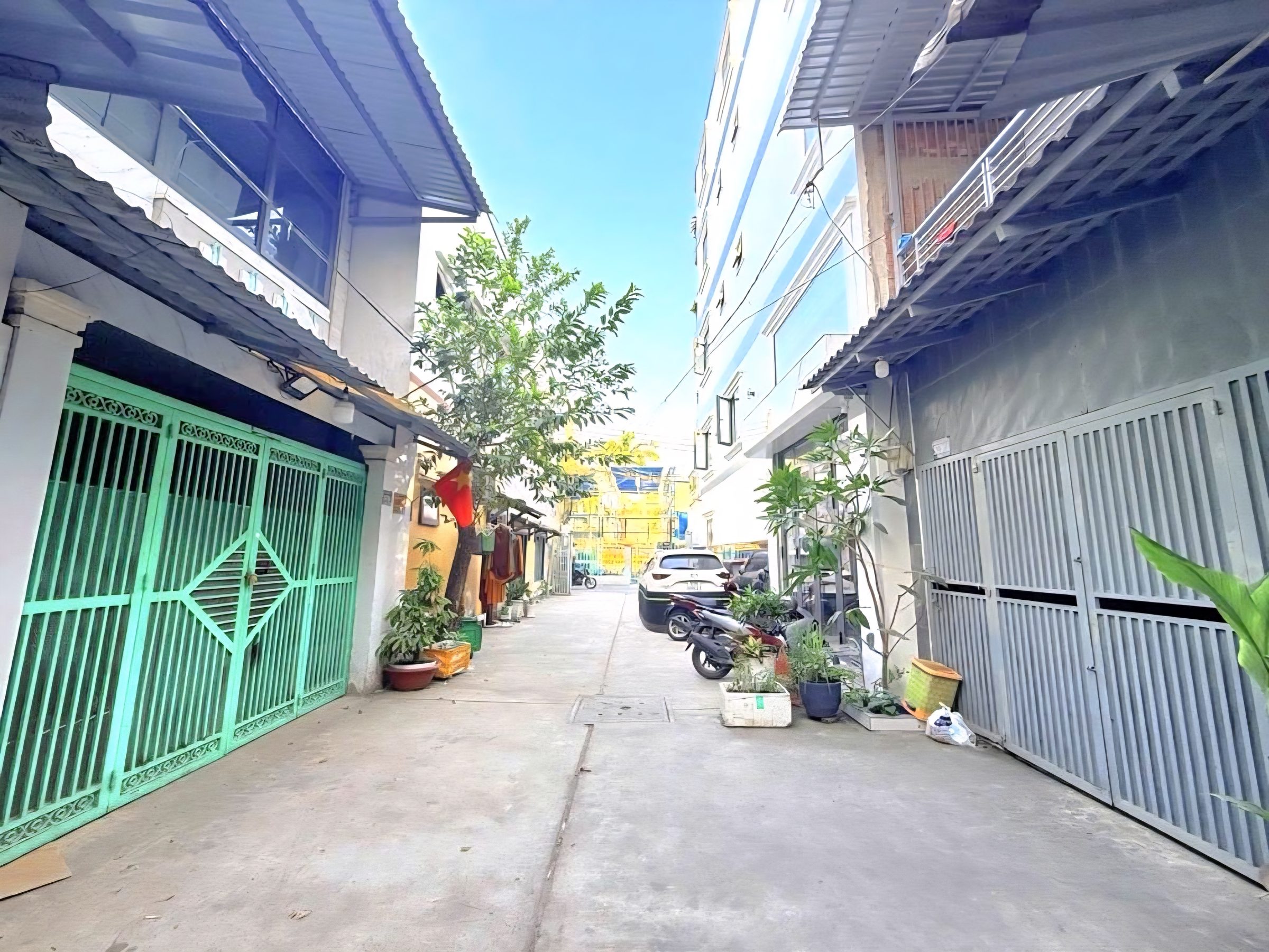BÁN NHÀ CẠNH TÂN KỲ TÂN QUÝ - HẺM ÔTÔ - ( 5X17M )