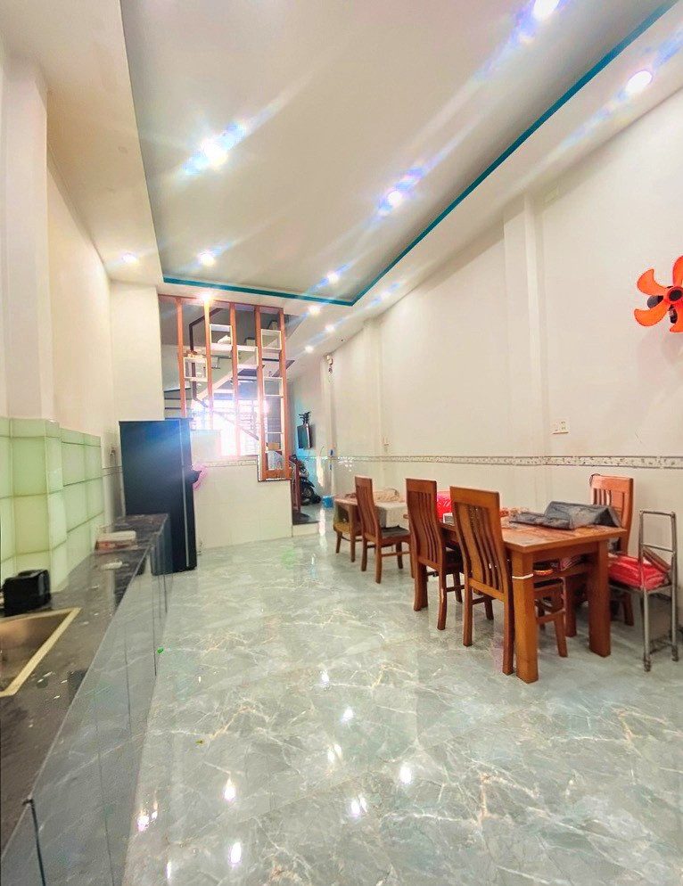 BÁN NHÀ ĐẸP CẠNH TÂ.N KỲ TÂN QUÝ - HẺM XE HƠI - ( 7X17M )