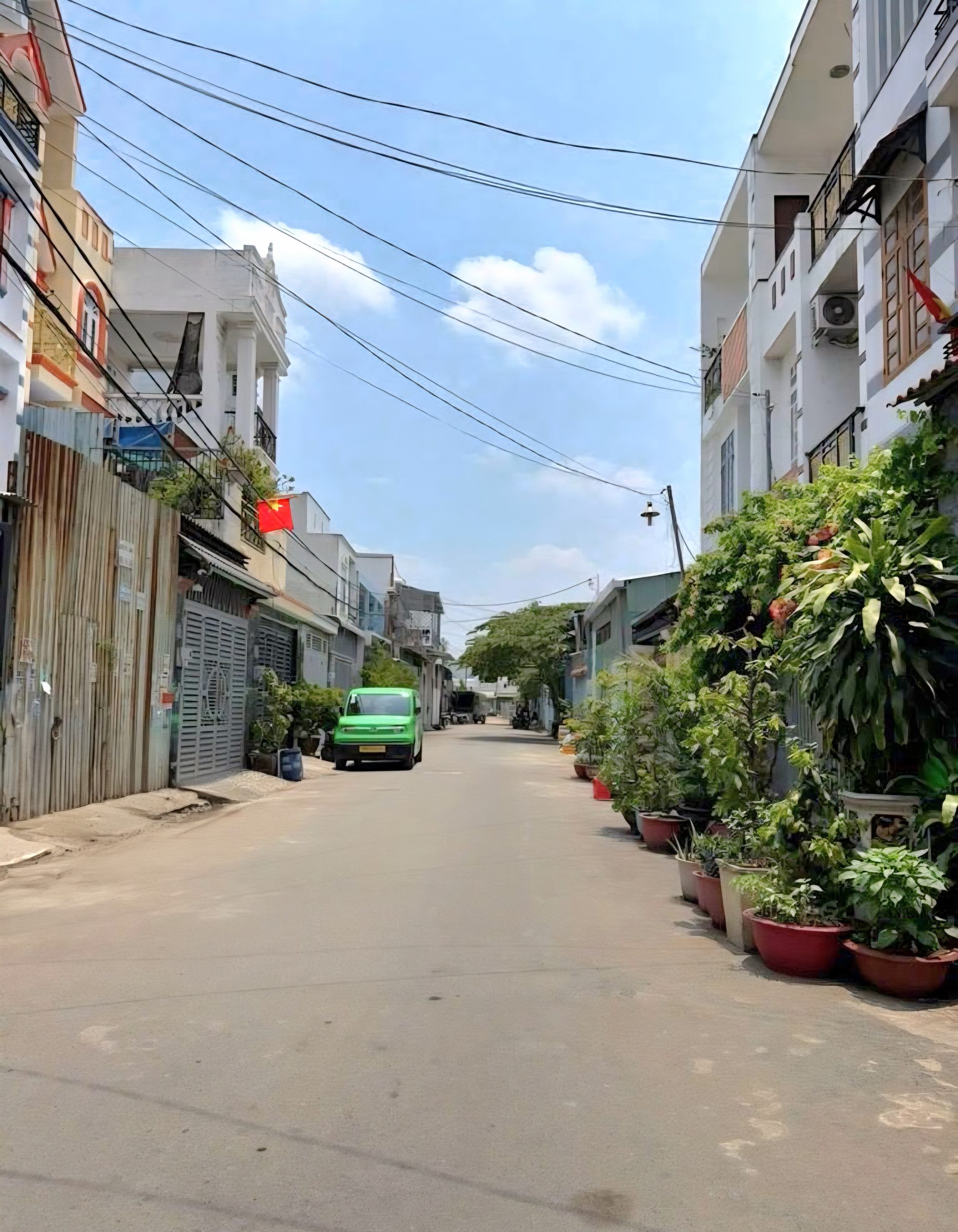 BÁN NHÀ ĐẸP SÁT TÂ.N KỲ TÂN QUÝ - ĐƯỜNG XE TẢI - ( 4X16M )