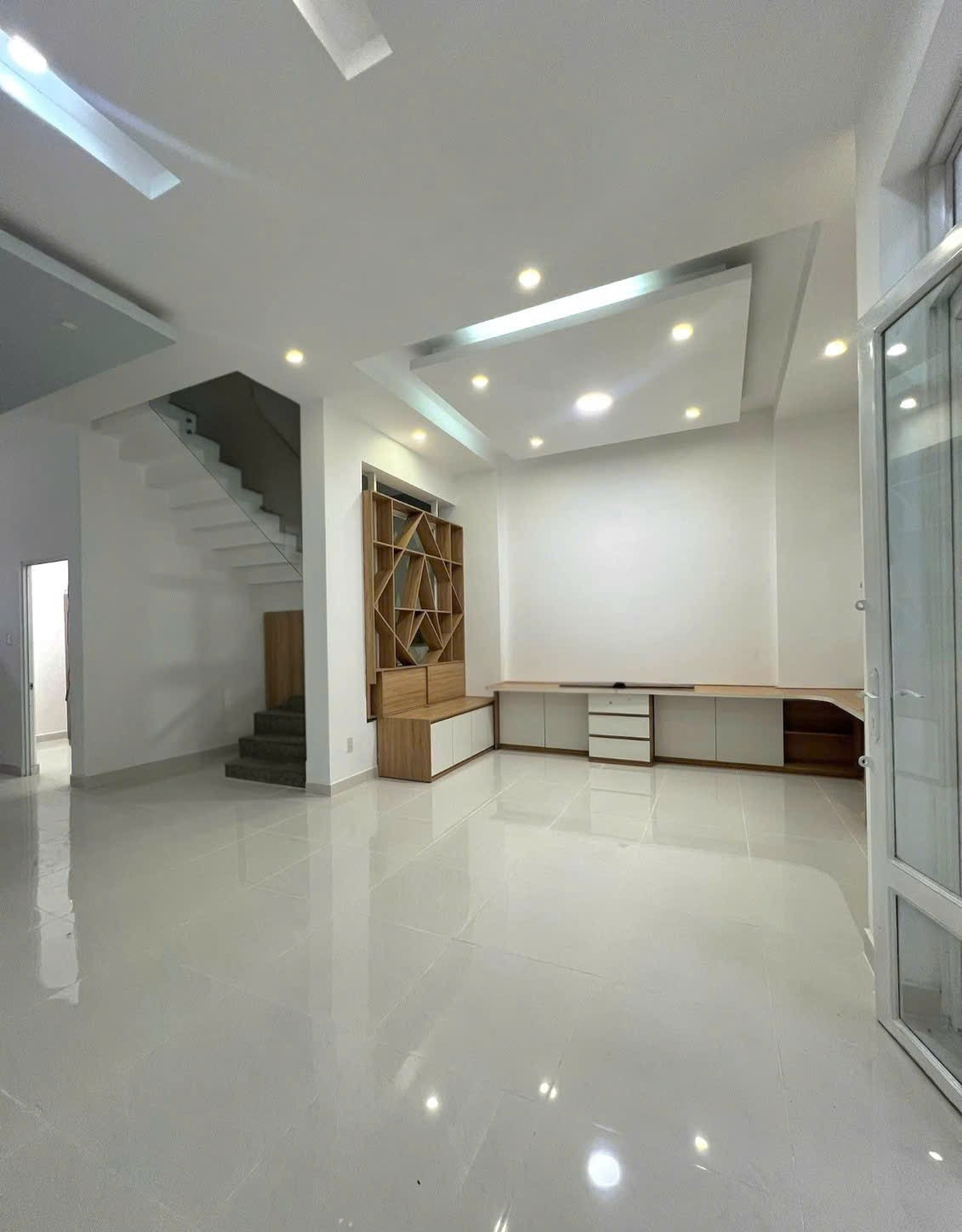 BÁN NHÀ ĐẸP CẠNH TÂN KỲ TÂN QUÝ, ÔTÔ VÀO NHÀ NGỦ, 6.5X12M