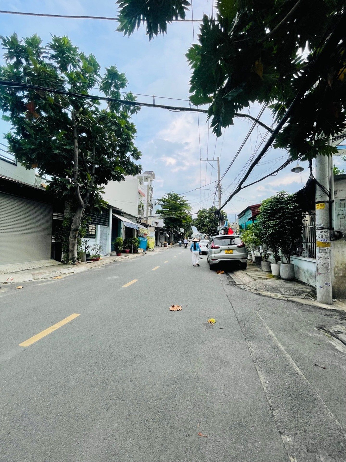 Nhà hẻm xe hơi, 76m2 giáp tân phú giá nhỉnh 5tỷ