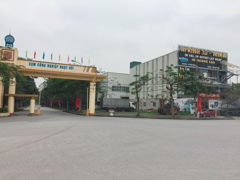 Bán ĐẤT KINH DOANH, TMDV, ĐÃ CÓ NHÀ BTCT 4 TẦNG. Diện tích đất 480m². 
Giá 58.38 tỷ. Có thương lượng.