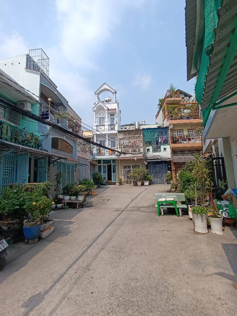 BÁN NHÀ 3 TẦNG LIÊN TỈNH 5-QUẬN 8-HÊM XE HƠI-DT 38M2-KHU HIẾM NHÀ BÁN- SỔ VUÔNG A4-CHỈ 5,8 TỶ.