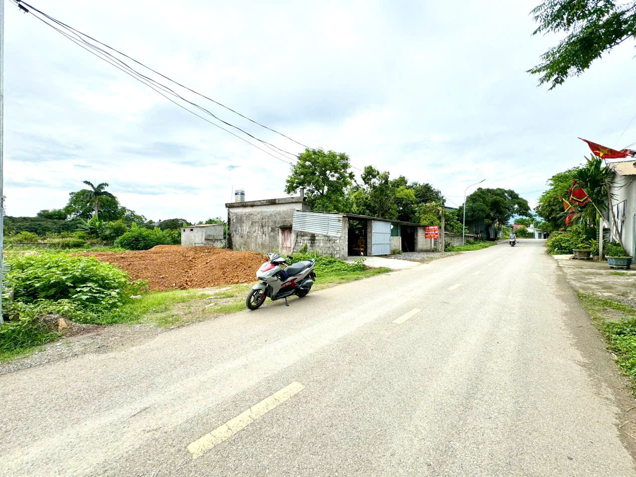 222m - mặt đường trục chính liên xã vào KCN Nhuận Trạch - nhỉnh 3 tỷ