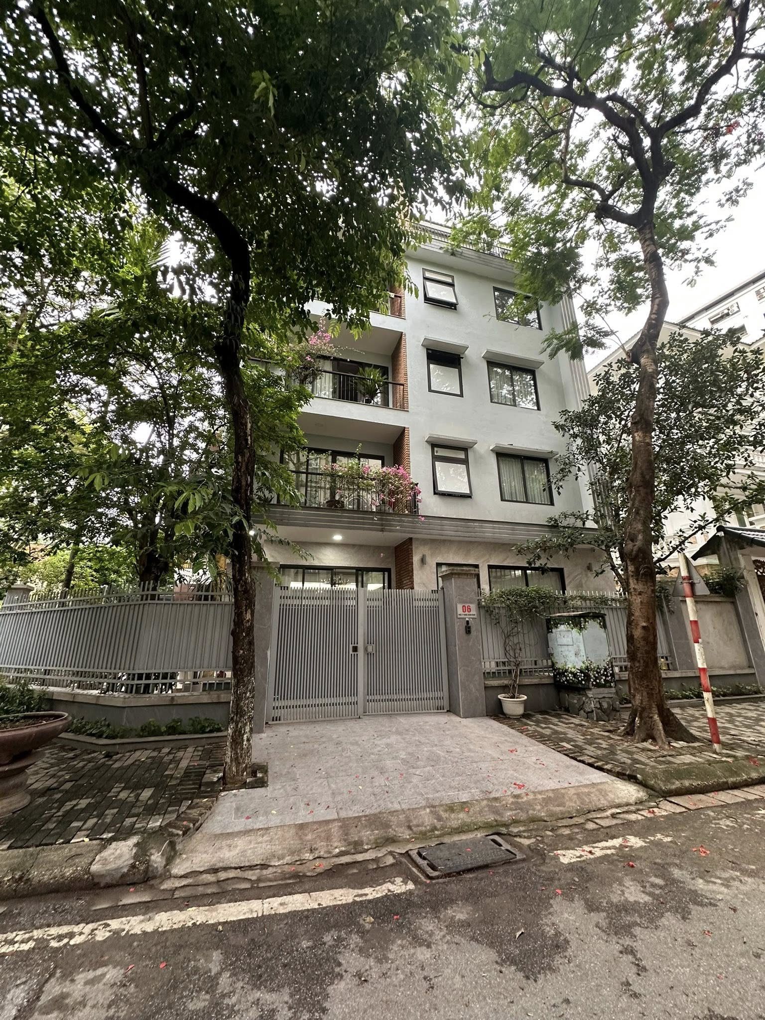 BÁN BIỆT THỰ KĐT BẮC LINH ĐÀM. 230M2 - 5 TẦNG. LÔ GÓC.