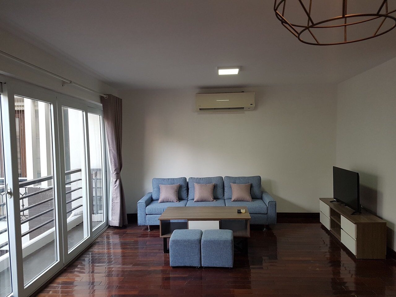 CĂN HỘ DỊCH VỤ 1 PHÒNG NGỦ GIÁ TỐT CHỈ 8,5 TRIỆU/THÁNG TẠI LINH LANG - CÓ BAN CÔNG