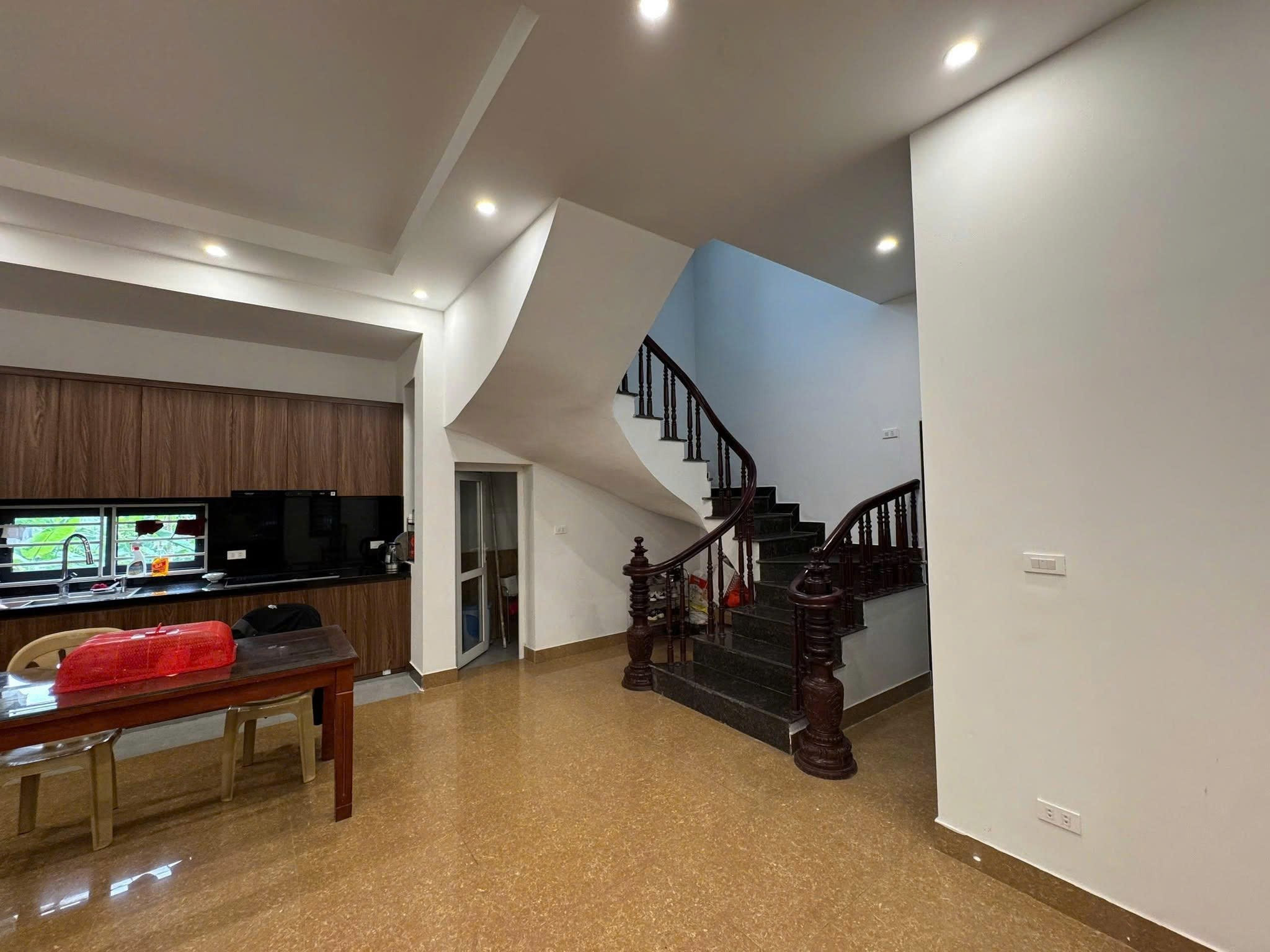 Cho thuê Nhà KĐT  Lĩnh Nam -  Hoàng Mai 100M² 4 Tầng 5 Ngủ - Nội Thất CB - Gara Ô Tô - Ở, Kinh Doanh VP... Giá Thuê 25tr