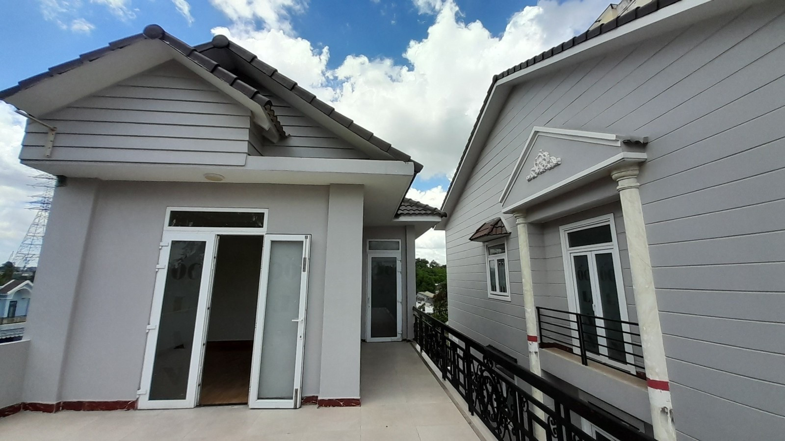 BÁN NHÀ MẶT TIỀN ĐƯỜNG LINH TRUNG - 900m2 - BIỆT THỰ 4 TẦNG - GIÁ 72 TỶ TL