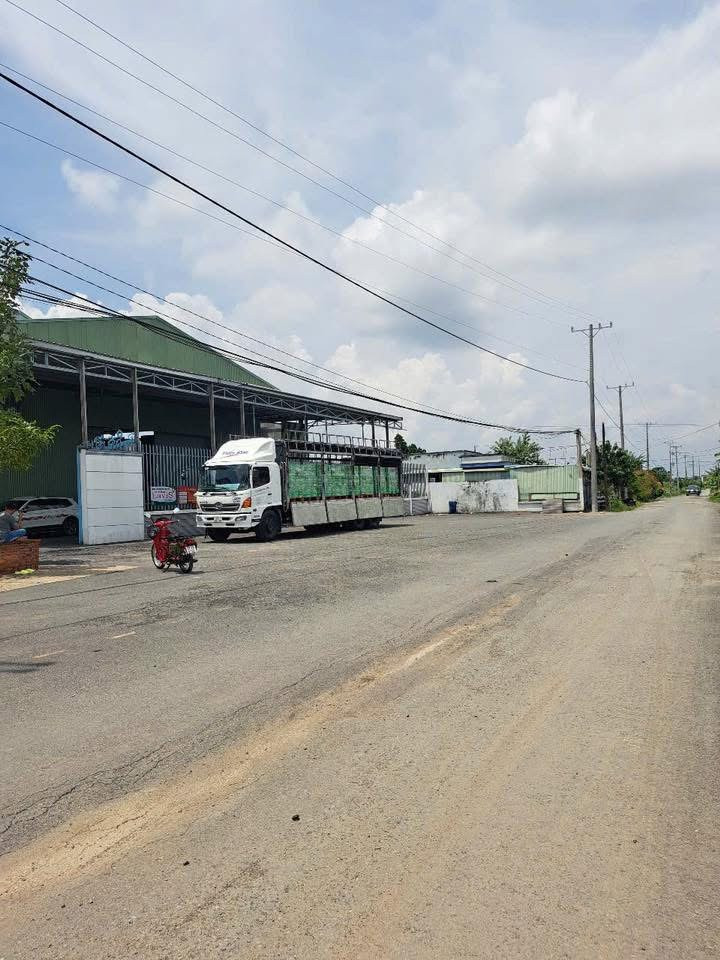 BÁN KHO XƯỞNG 3740M2 - NGAY THỦ THỪA LONG AN - MẶT TIỀN ĐƯỜNG NHỰA LỚN - CÓ HỆ THỐNG PCCC ĐẠT CHUẨN .