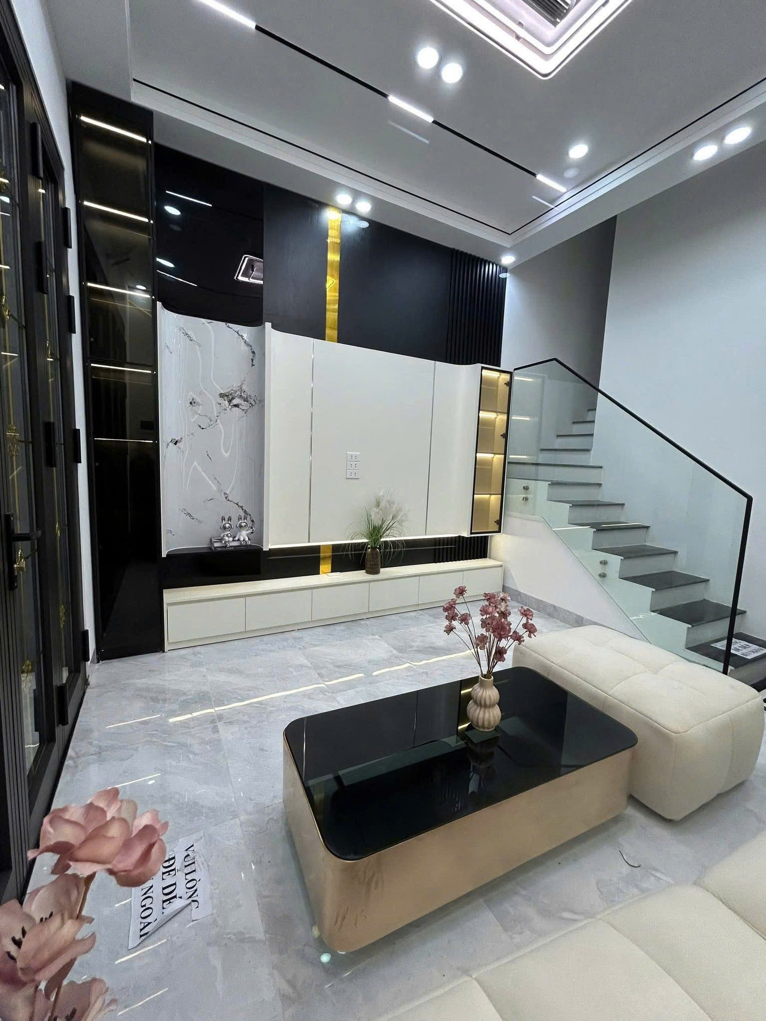 Cho thuê Nhà riêng 43m²  3 Ngủ , Full Nội Thất / giá 20 triệu/ tháng Ngõ 13xx Lò Đúc Phường Hai Bà Trưng Hà Nội