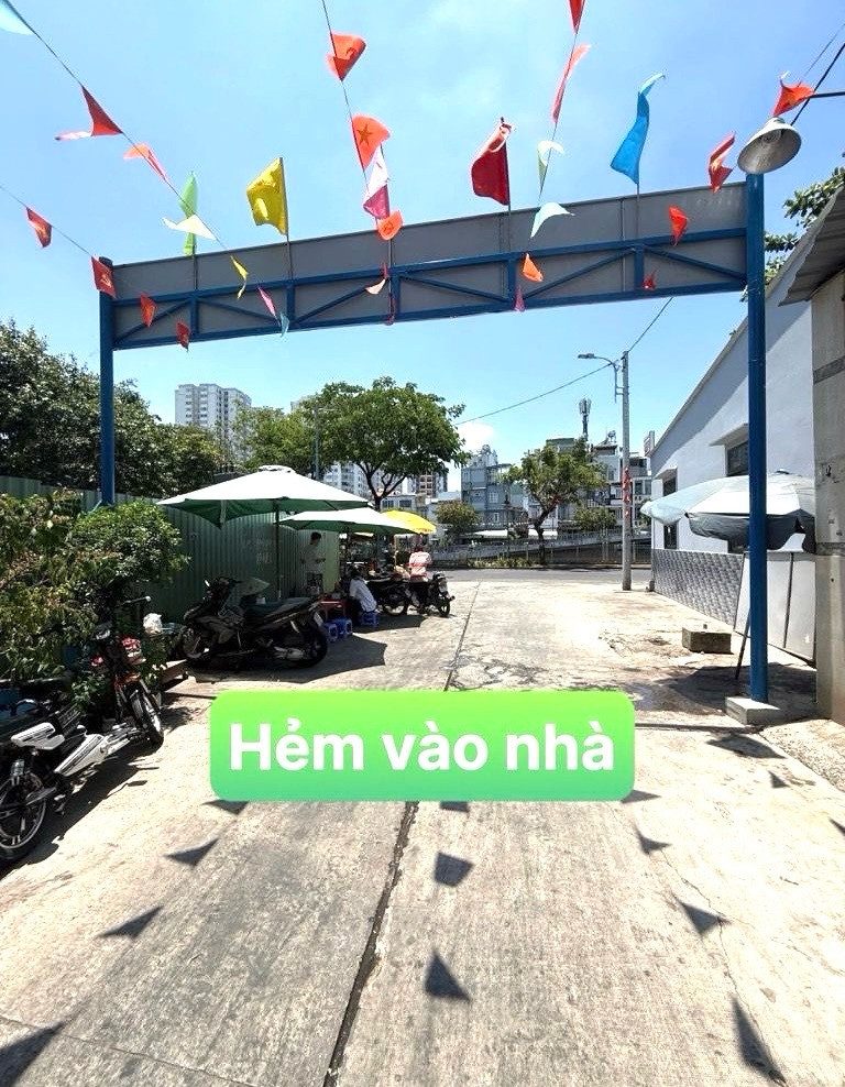 BÁN NHÀ HẬU GIANG GẦN CHỢ LỚN NGANG 5M HẺM XE HƠI CHỈ HƠN 6TỶ