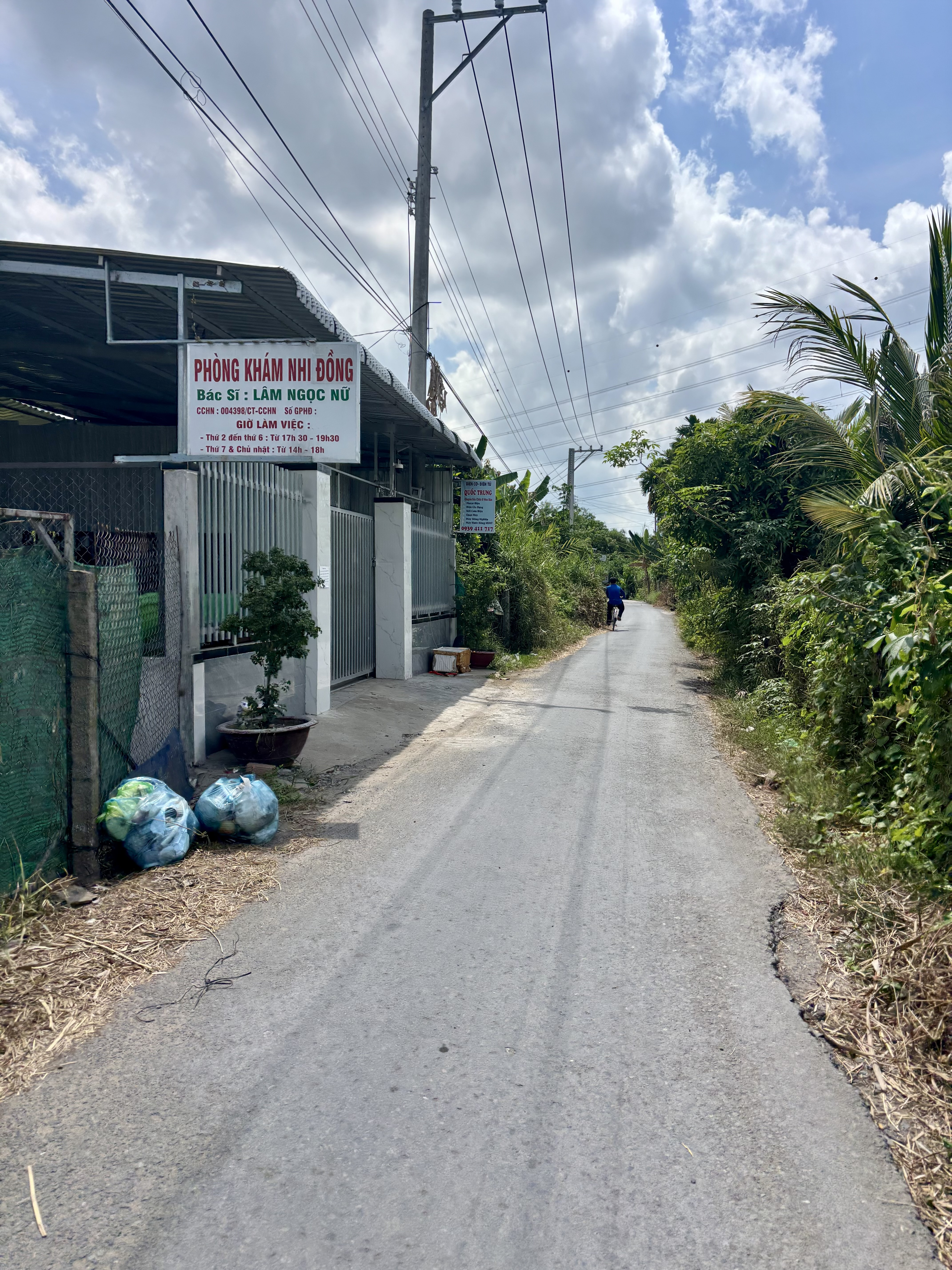 🏡 BÁN NỀN 150M² khu vực bình hòa trường lạc ô môn nay thuộc PHƯỚC THỚI – Ô MÔN 🌿
💰 Giá: 1 tỷ 150 triệu (thương lượng)

📐 Diện tích: 5.5m × 28m = 150m²
🏠 Thổ cư: 110m² – Hướng Đông Nam

📍 Vị trí: Rạch Vạn Lịch, Phước Thới – Ô Môn
• Thông ĐT 923 & 92