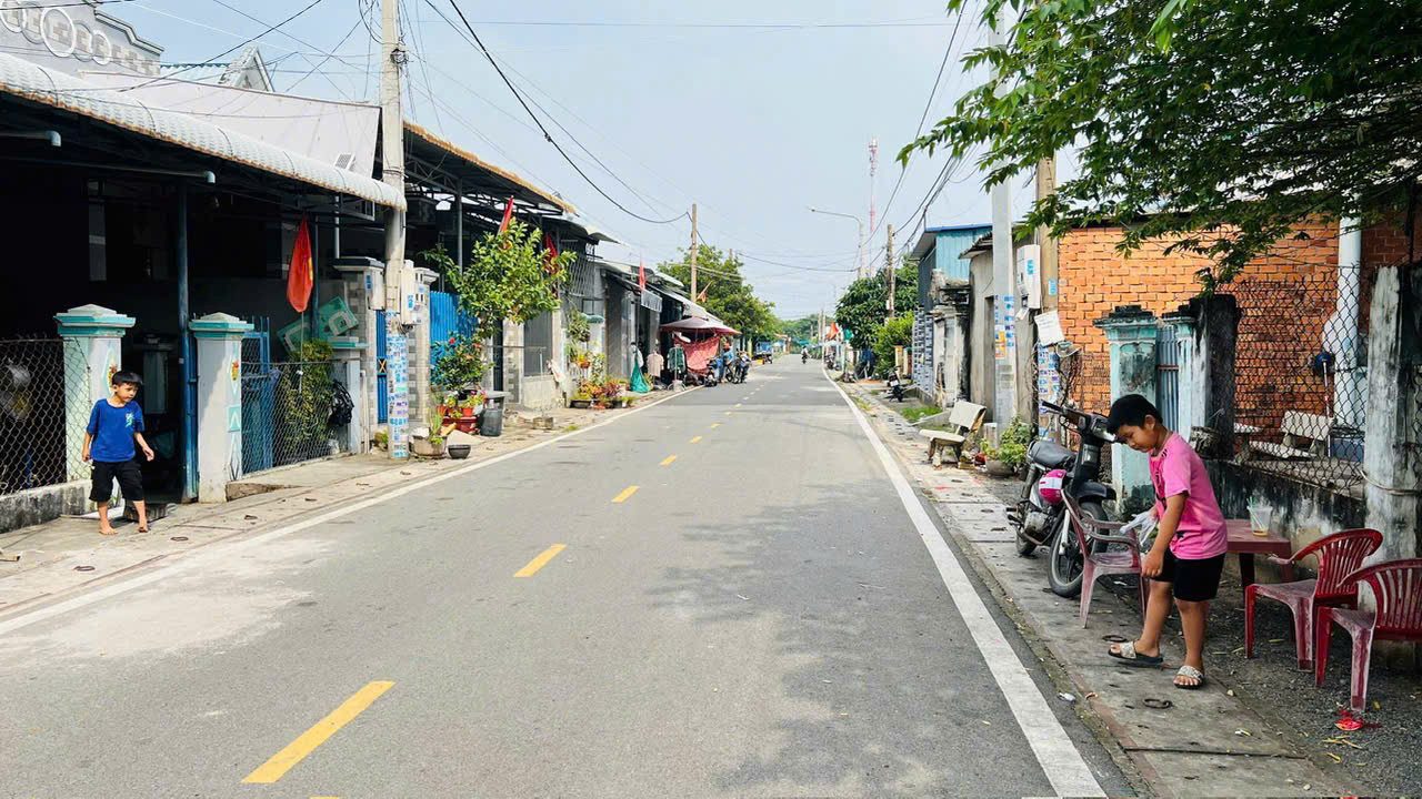 BÁN GẤP LÔ ĐẤT NGANG 10M, VỊ TRÍ TRUNG TÂM LỘC AN, VUÔNG VỨC GIÁ 2TY500