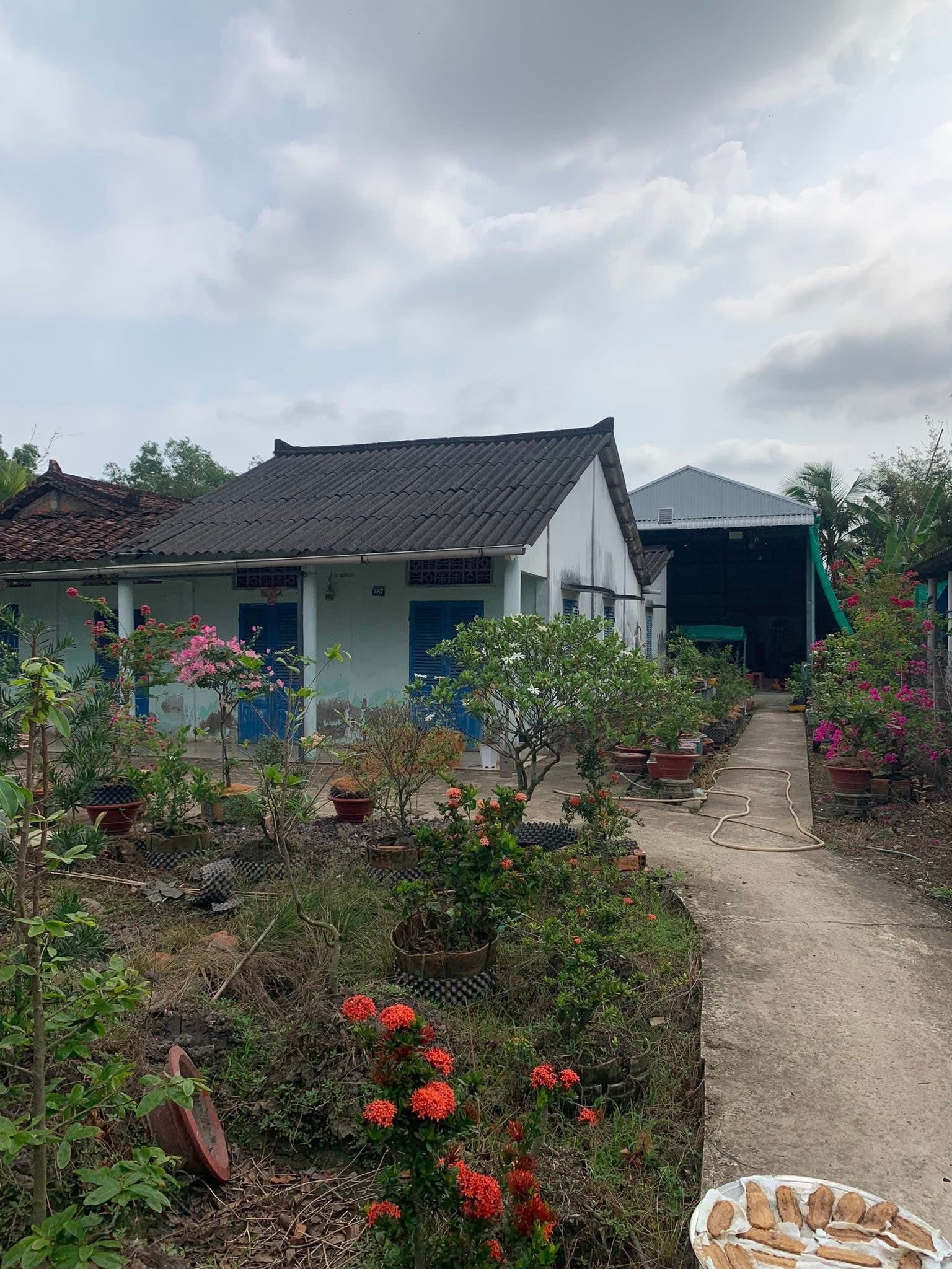 Bán căn nhà vườn 1152m2