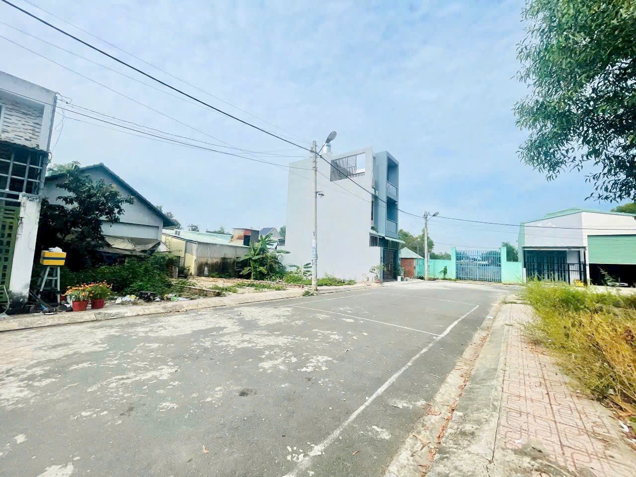 Bán lô đất kdc đường 383. Làng Đại học Luật . Long Phước