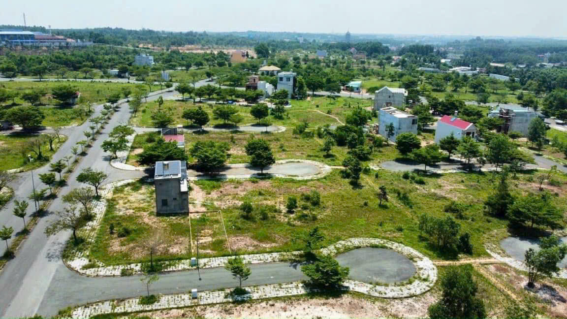 Bán ngộp 119m2 thổ cư, Khu đô thị Thung Lũng Xanh, Sổ sẵn_Nhiều tiện ích_Giá 1tỷ650( Thiện chí thương lượng).