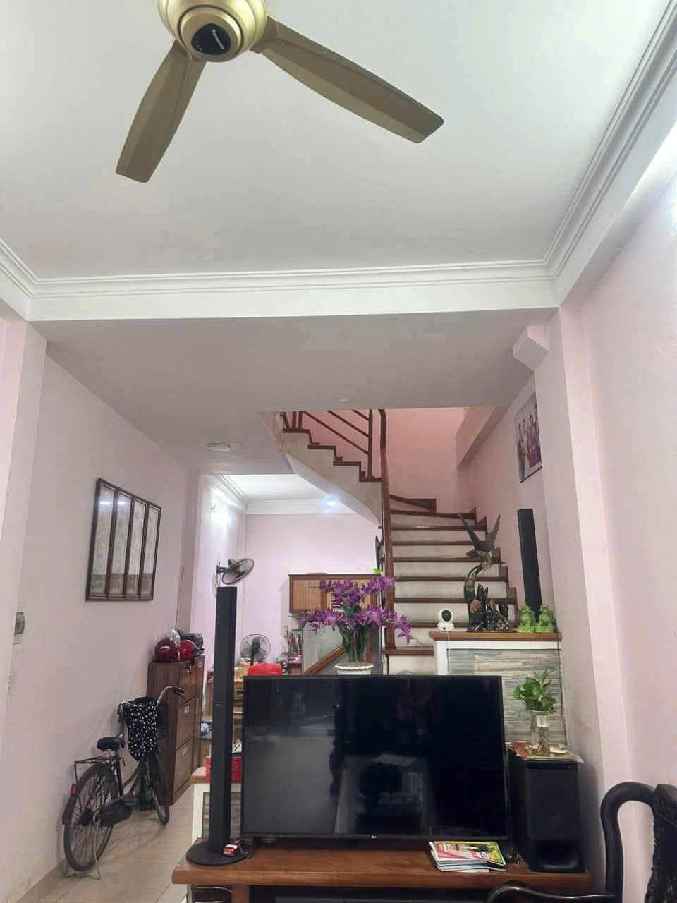 Bán nhà 3T tại Phố Lụa Vạn Phúc, 40m2, nở hậu, hướng Đông Nam quanh năm mát mẻ - Giá chưa