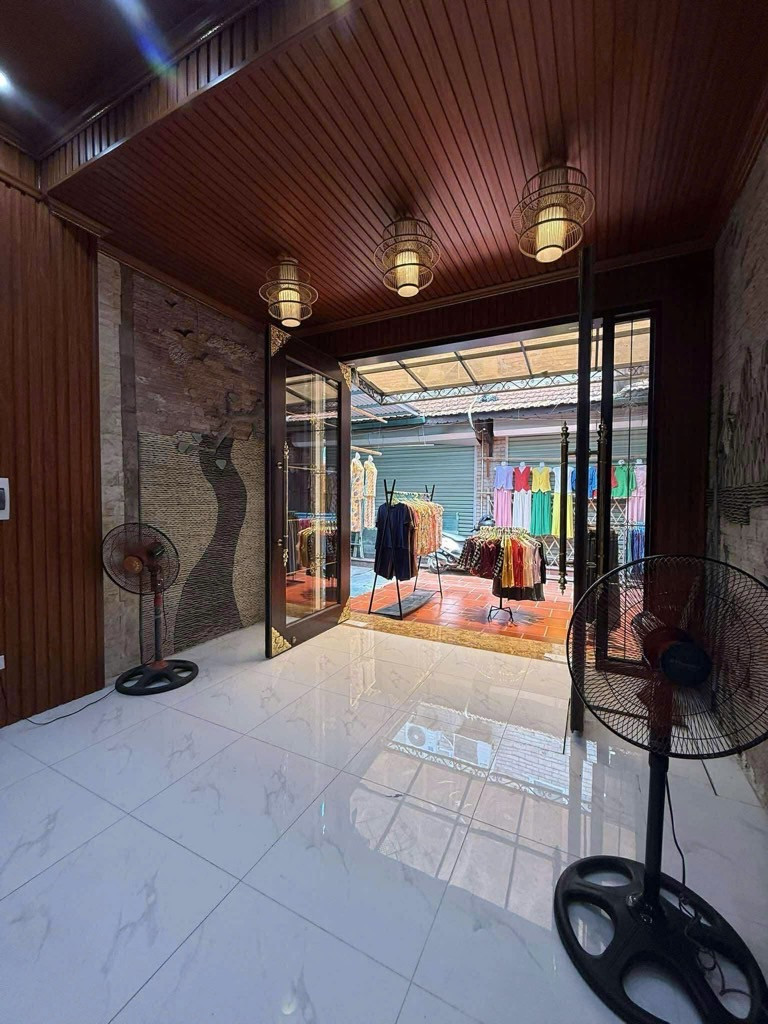 Bán nhà Phố Lụa, Vạn Phúc - Kinh doanh đỉnh - Ô tô đỗ cửa - 60m2 - nhỉnh 14 tỷ.