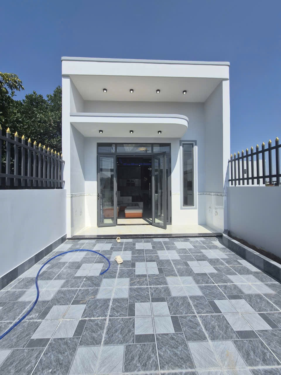 Bán nhà mới xây 3PN diện tích 5x32 giá 2 tỷ 550