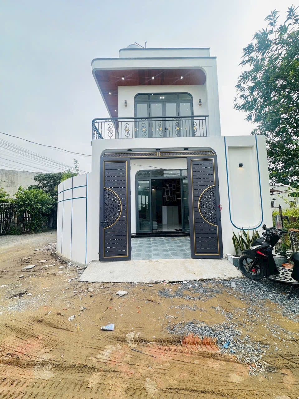 Bán nhà căn góc, gần chợ đình, 6x18m, nhà Hoàn công hướng Bắc