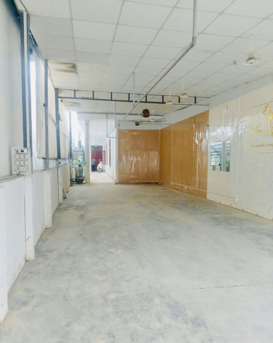 CHO THUÊ NHÀ MẶT TIỀN ĐƯỜNG ĐỂ Ở VÀ KINH DOANH GẦN TRƯỜNG CAO THẮNG KHU DÂN CƯ BUÔN BÁN TẤP NẬP