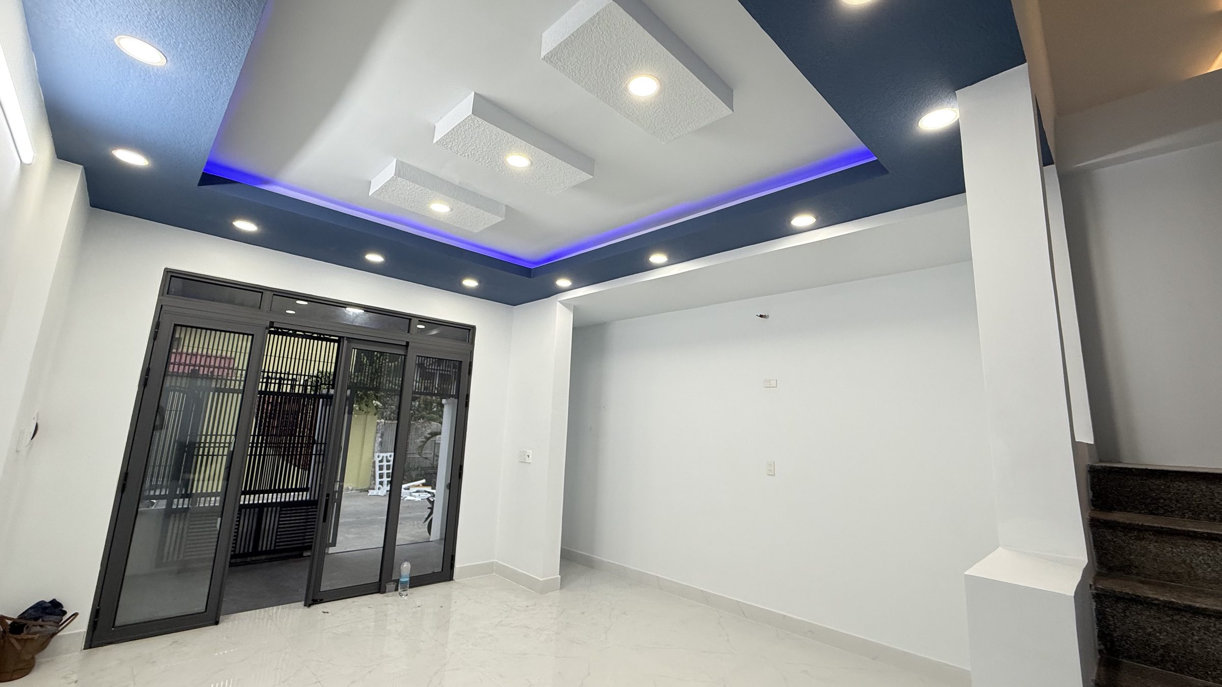 Nhà 3 tầng mặt tiền đường Lương Thế Vinh - Nam Nha Trang 💰8tỷ🍁
• Diện tích : 54.8m2 (dt thực tế 65.8m2) ngang 4.77m
• Kết cấu 1 trệt 2 lầu - 2pn 2wc ,p.khách ,bếp ,có ban công
• Sổ hồng + hướng Tây Nam
💰Giá bán : 8tỷ (thương lượng)
Lh :