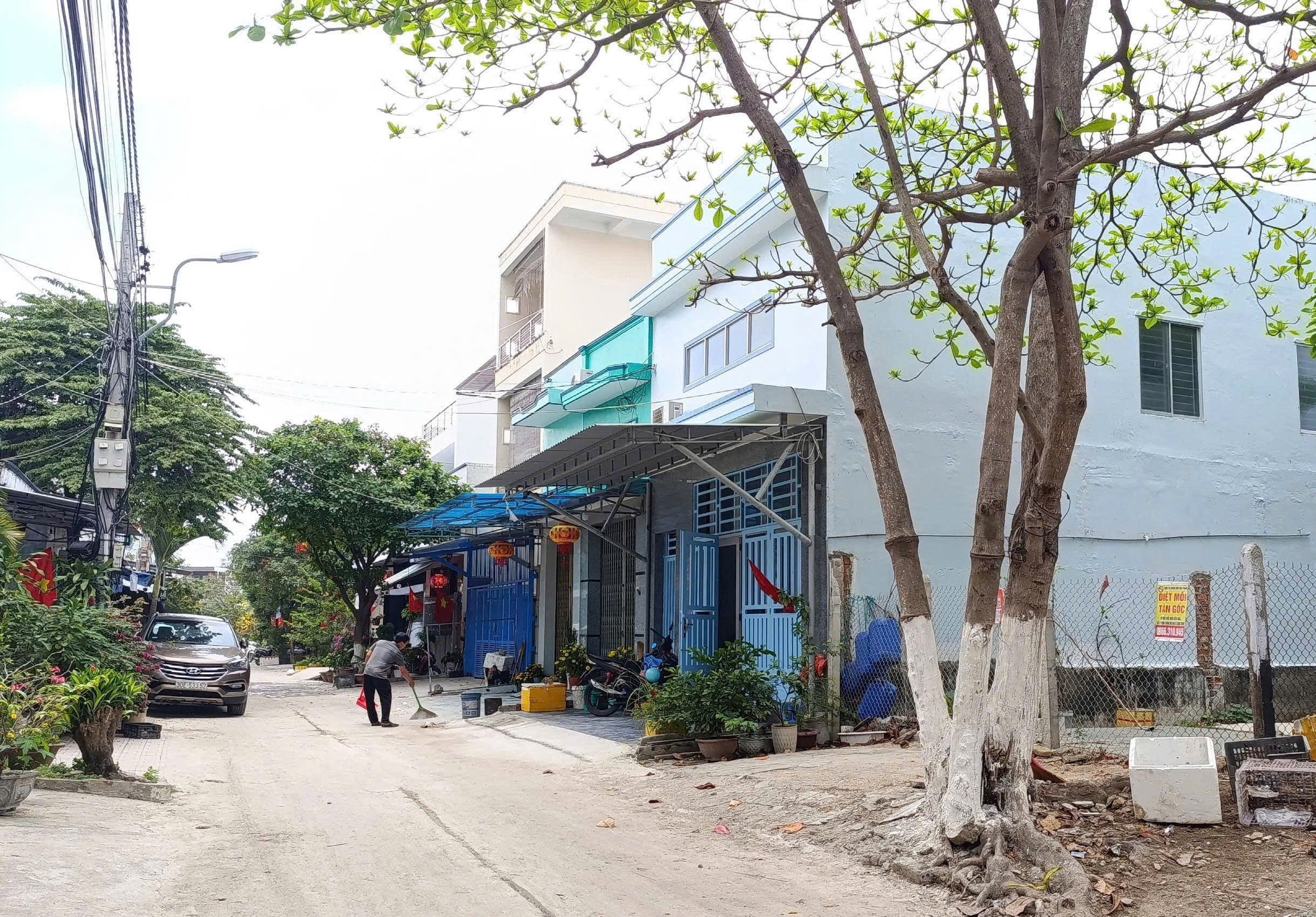 Lô đất mặt tiền đường Lưu Hữu Phước - tái định cư Hòn Rớ 1, Nam Nha Trang

📐Diện tích: 90m2 ngang 6m 
- Hướng Tây lệch Nam 
📕Sổ hồng - Xây dựng tự do