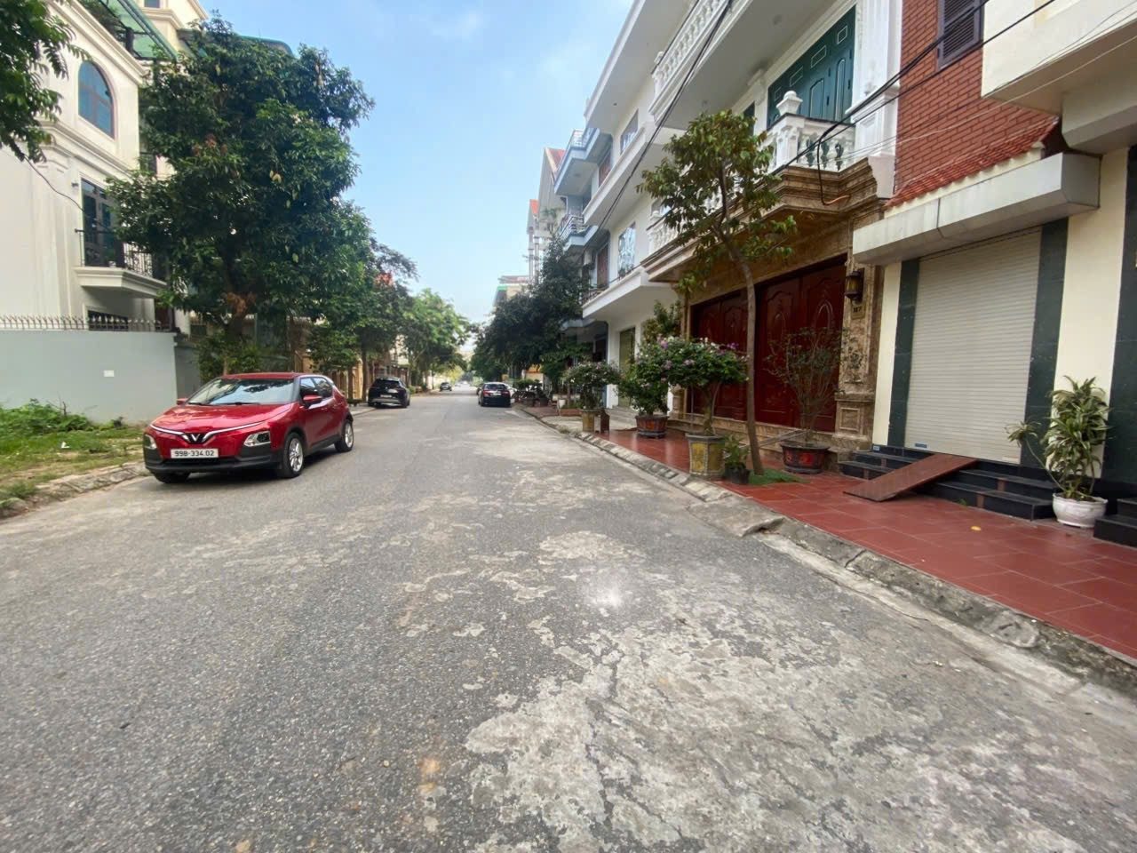 Bán đất lô góc khu dabaco cafe phong thuỷ. Sau chung cư parkview. Diện tích 175.5m mặt tiền 12m hướng tây nam & tây bắc. Phường võ cường tỉnh bắc ninh